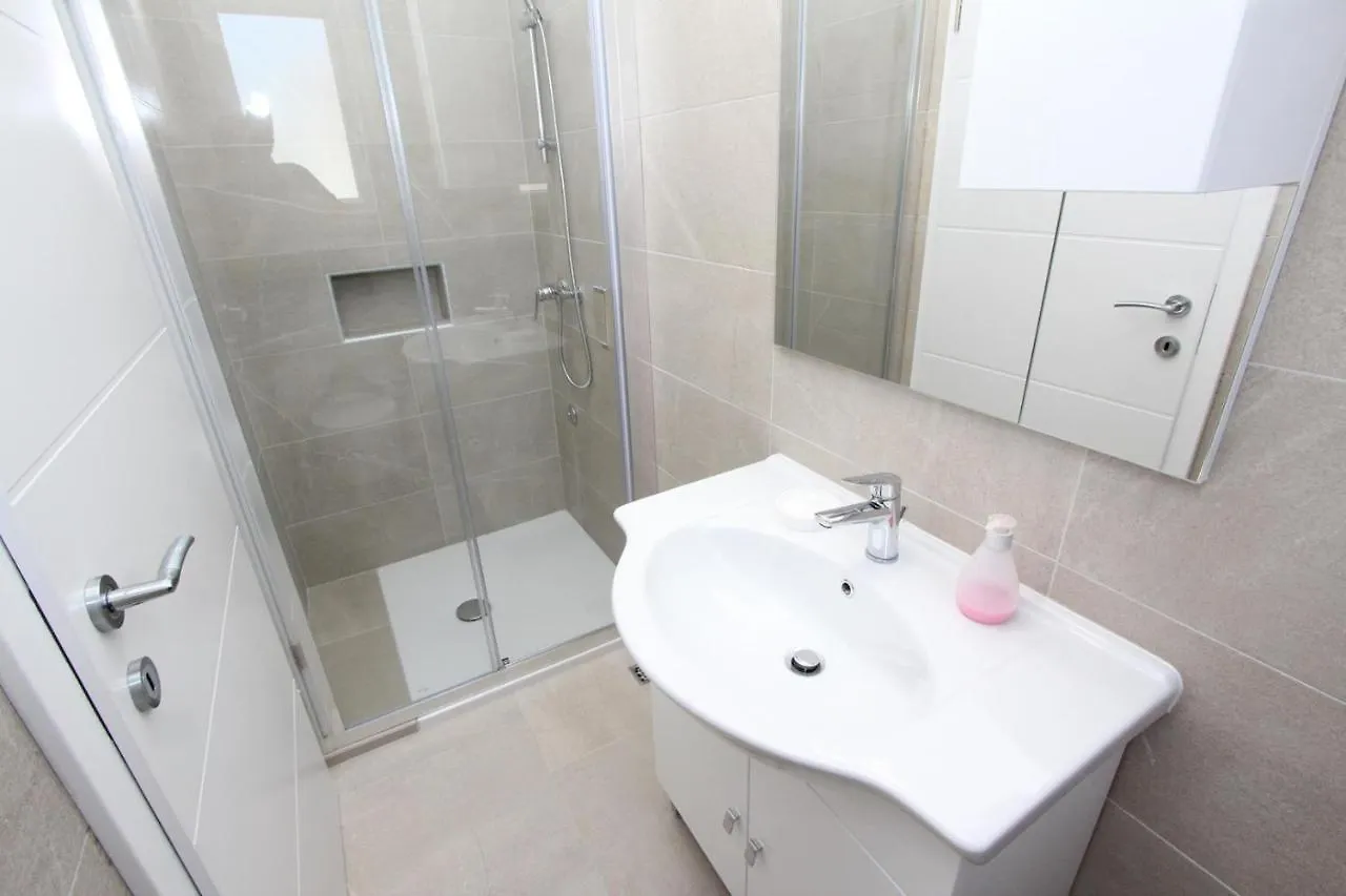 Apartment Mihaela Rovigno 0*,