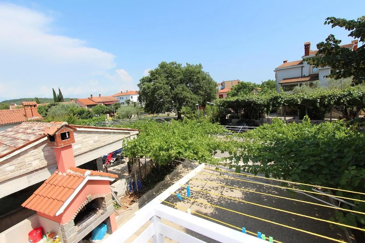Apartment Mihaela Rovigno 0*,